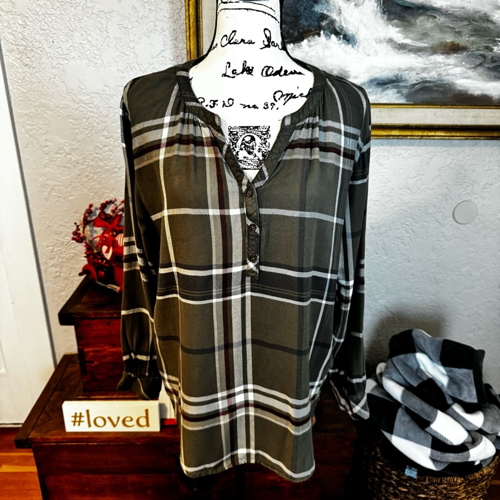 Universal Thread & Co. women’s flannel.